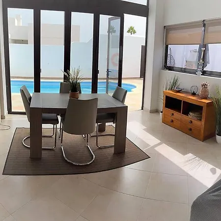 Hola Playa Blanca (Lanzarote)